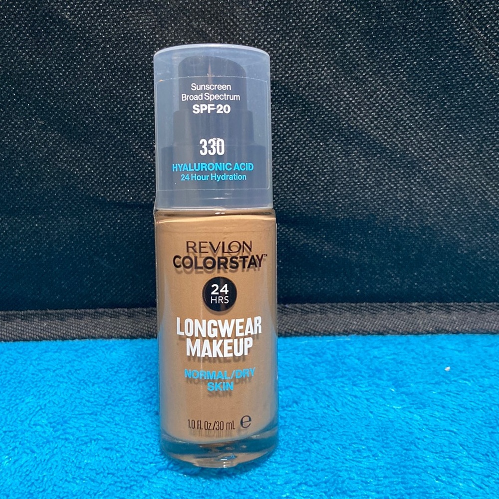 Revlon Colorstay Longwear 24 hr. Hydration